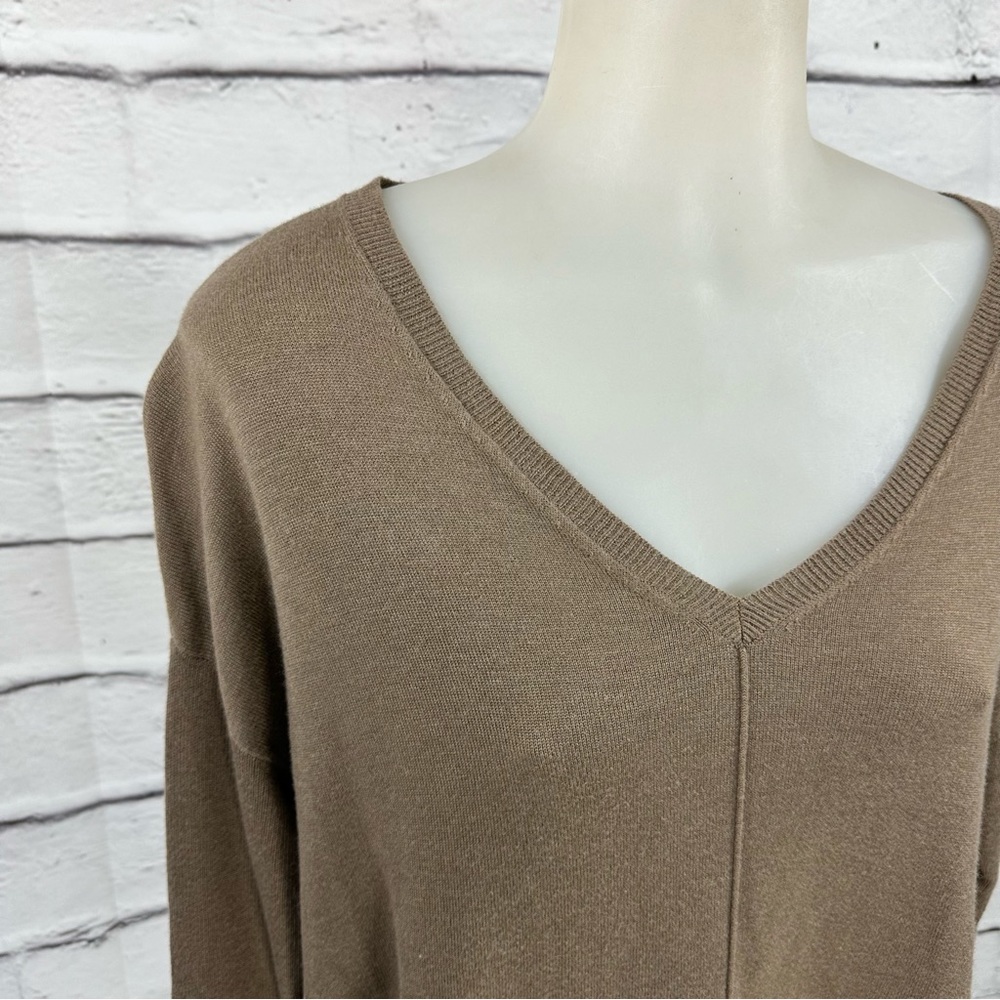 Trouve Long Cashmere Blend Sleeve Size XS Brown V Neck Knit Sweater Ligh… - Picture 4 of 11